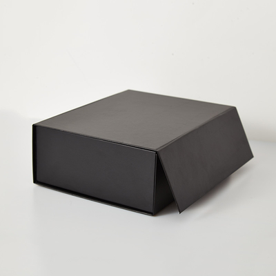 Sprzedaż hurtowa OEM Luxury Gift Package Magnet Foldable Clothing Paper Box z wstążką