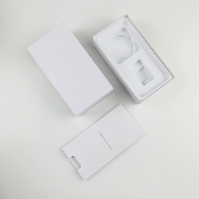 Niestandardowe logo pokrywające i opakowanie białego pudełka bazowego dla smartfonów z serii iPhone